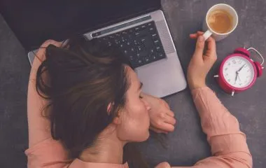 Jak zvýšit produktivitu týmu? Zaveďte v kanceláři power naps